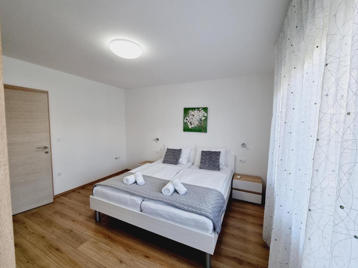 Apartman Maslina Krk Town Buitenkant foto