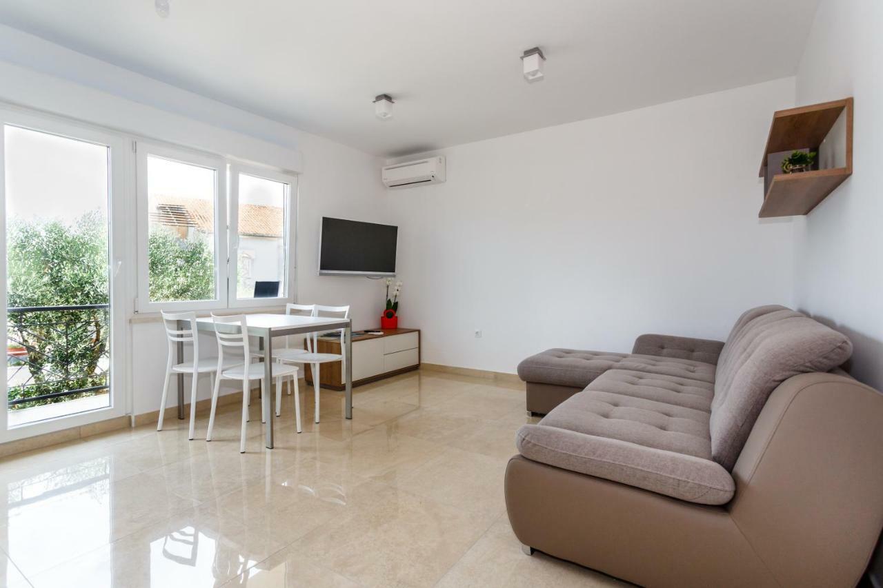 Apartman Maslina Krk Town Buitenkant foto